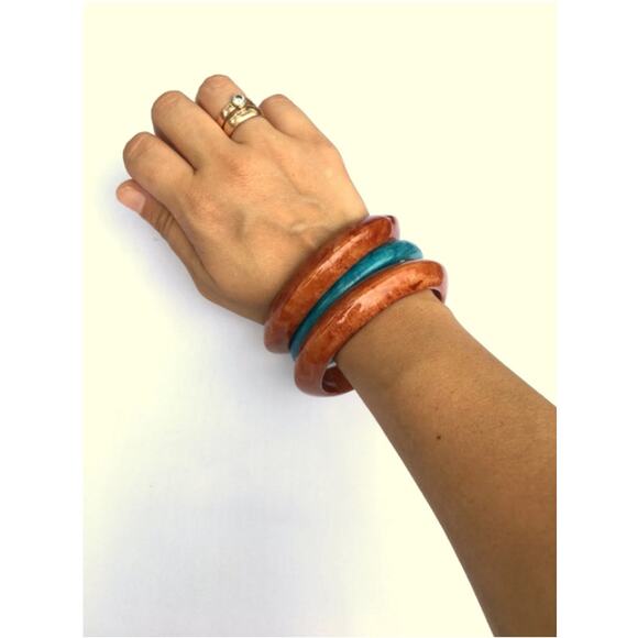 Vintage Brown And Blue Marbleized Lucite BANGLE BRACELETS - Picture 2 of 5